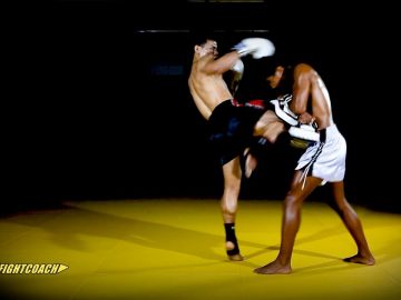 Combinação de Muay Thai/MMA: Chute Alto – Chute Baixo – Cruzado – Upper – Joelhada
